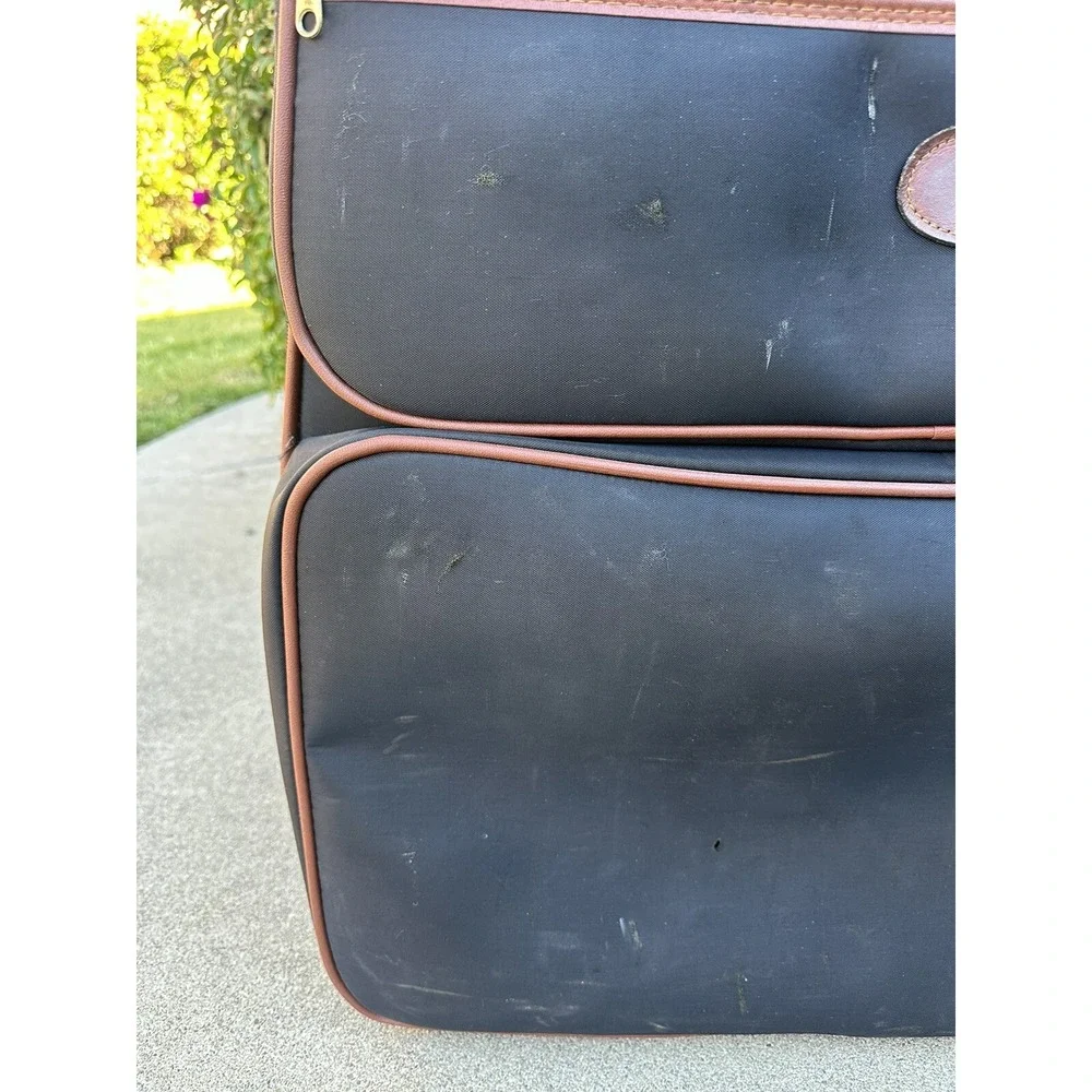 Vintage LARK Samsonite Black 22